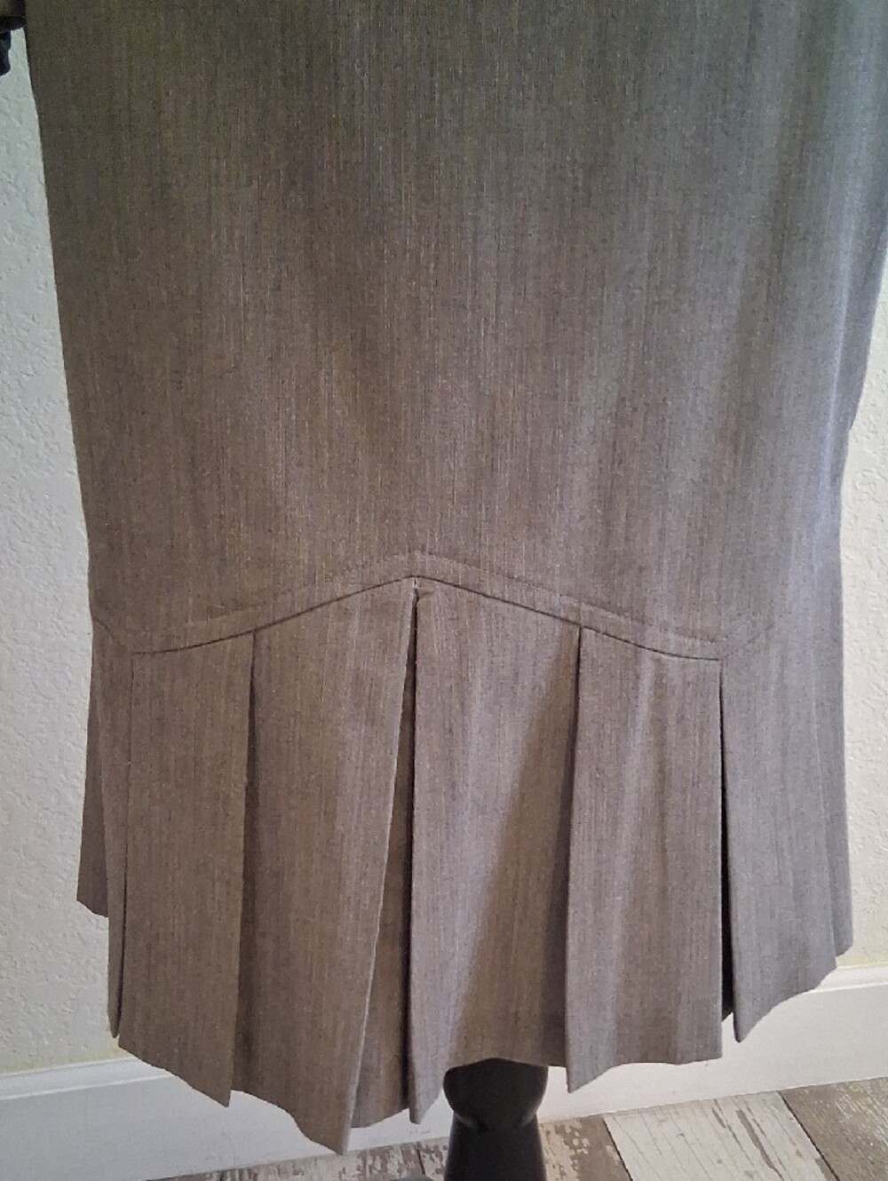 BCX Gray Single-Button Tailored Blazer And Ruffed Skirt. - Picture 4 of 13